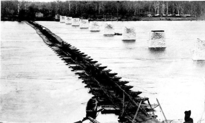 May 1864 - Pontoon bridge crossing the Tennessee River